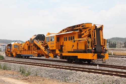 CQS-550道岔全斷面道砟清篩機(jī)